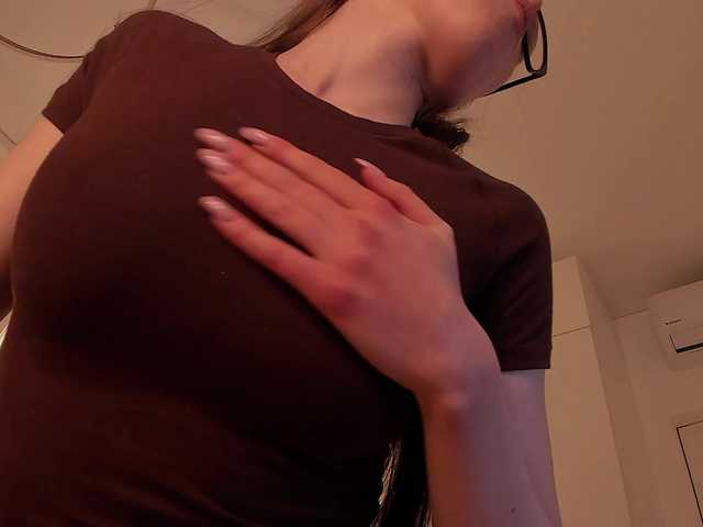 BabyEllie webcam stream