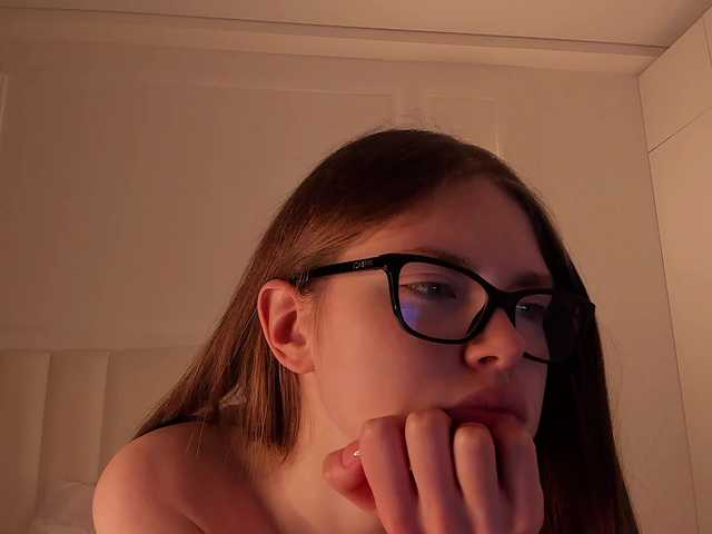 видео BabyEllie