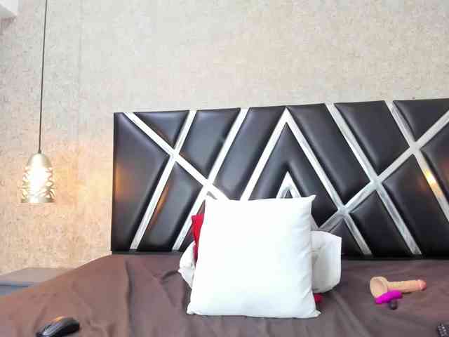 DakotaaHills Live Webcam on BongaCams