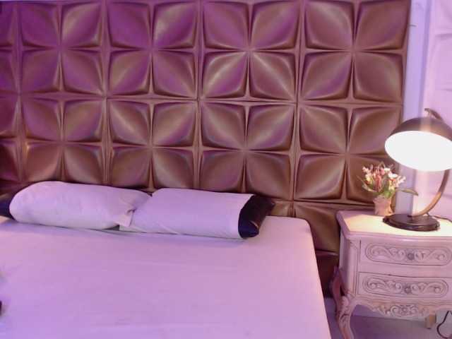 LunaJohns's BongaCams show and profile