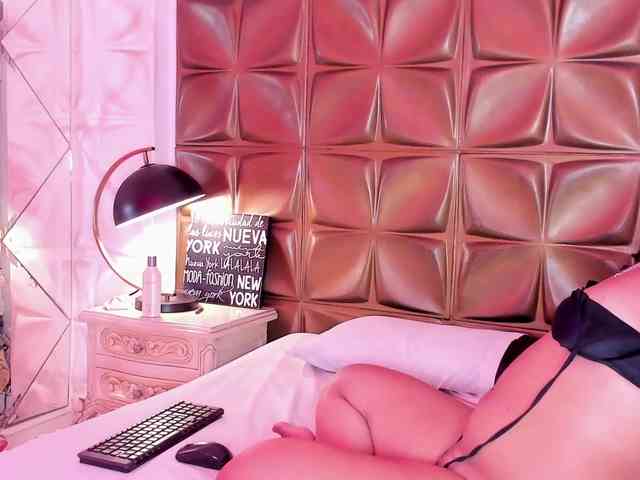 LunaJohns Live Webcam on BongaCams