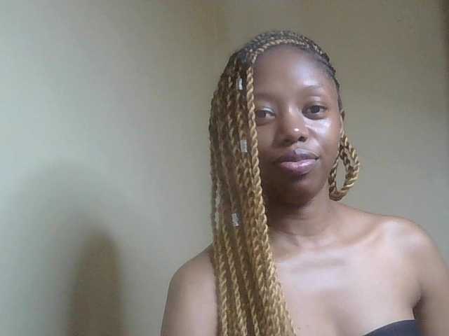 SexyBanni Live Cam on BongaCams