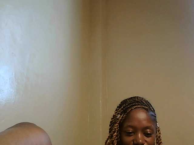 Monrax webcam bongacams model stream image