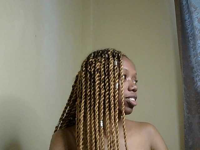 SexyBanni's BongaCams show and profile