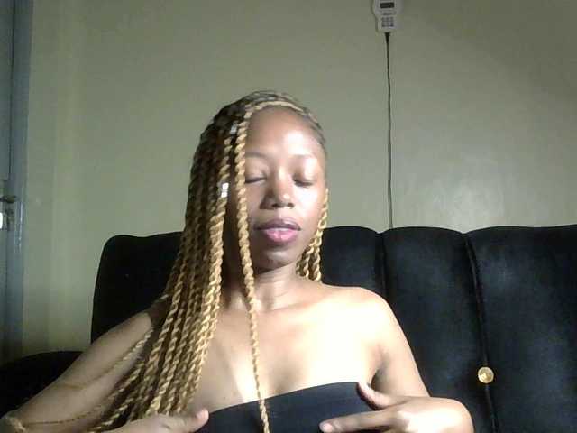 SexyBanni's BongaCams show and profile