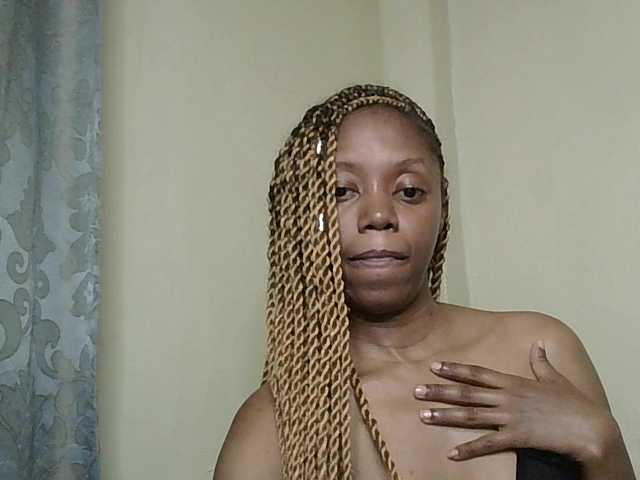 SexyBanni's BongaCams show and profile