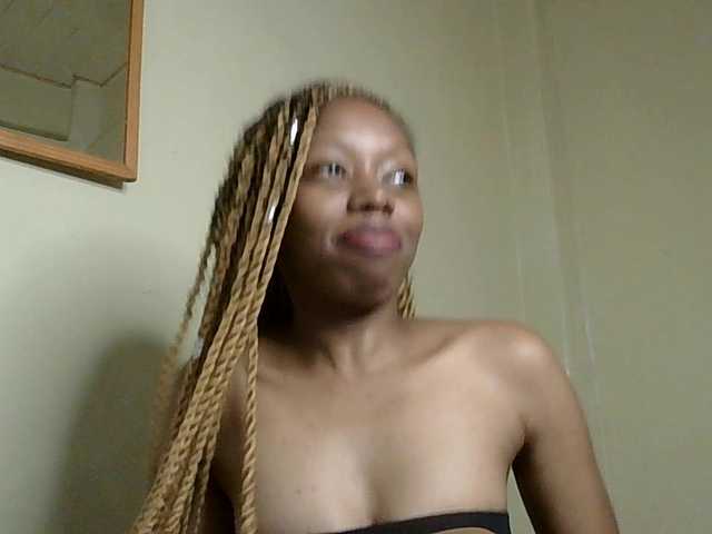 SexyBanni's BongaCams show and profile