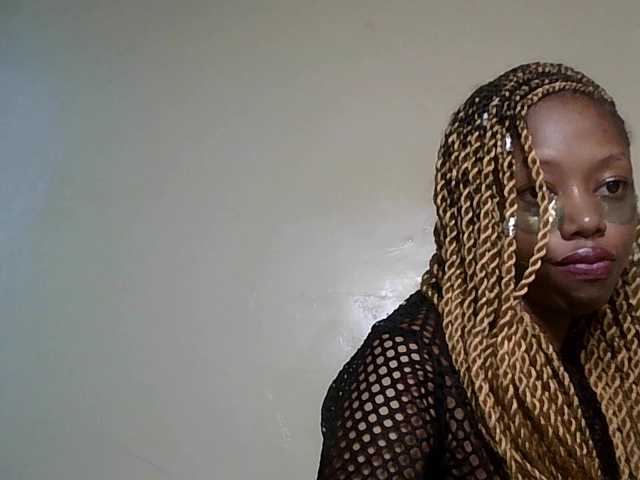 SexyBanni live cam profile