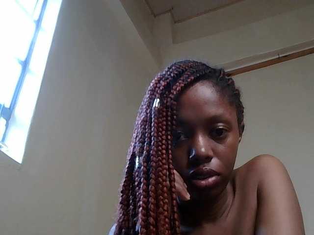 SexyBanni live cam profile