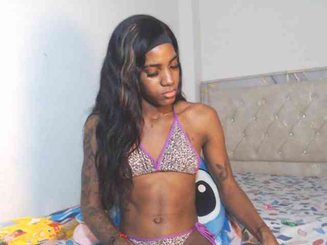 MiaDeseo Live Webcam on BongaCams