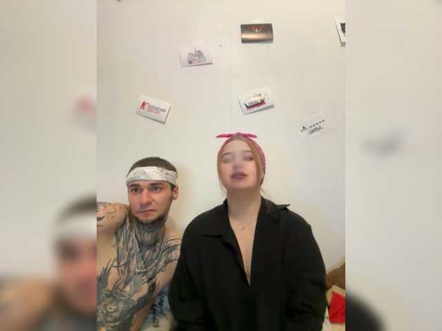 Foxirox's BongaCams show and profile