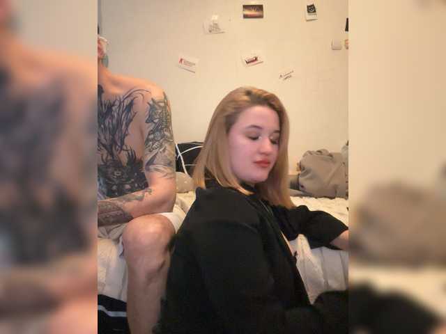 Foxirox's BongaCams show and profile