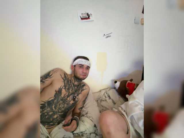 Foxirox's BongaCams show and profile