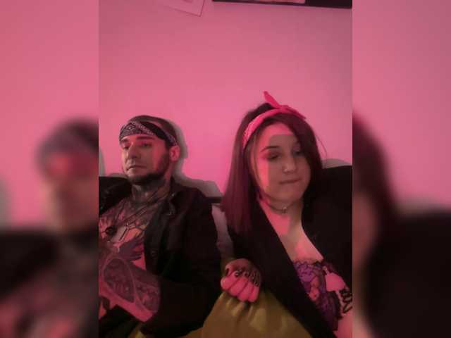 Foxirox's BongaCams show and profile