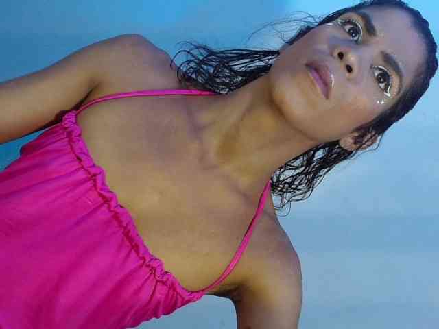 salina26cm Live Webcam on BongaCams