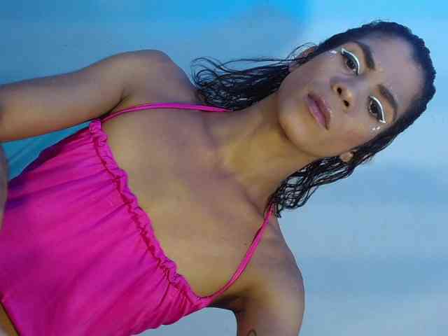 salina26cm Live Webcam on BongaCams