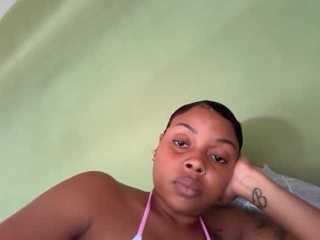 PrettyGirlMercedes preview