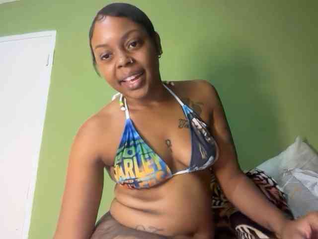 PrettyGirlMercedes webcam