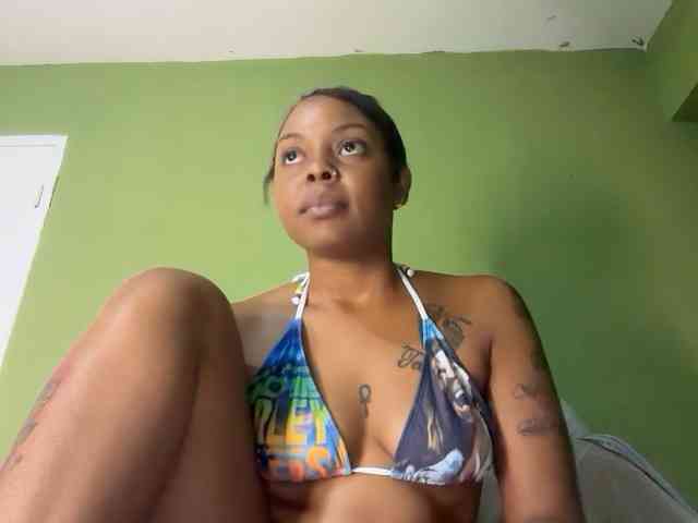 PrettyGirlMercedes webcam