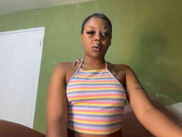 PrettyGirlMercedes webcam