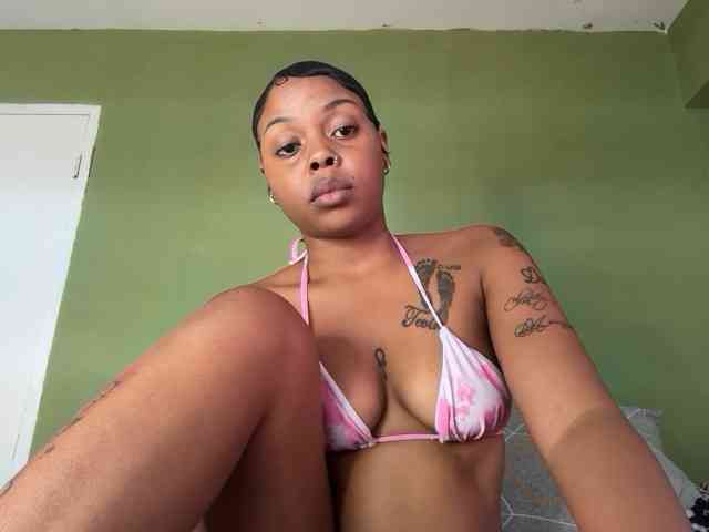 PrettyGirlMercedes webcam