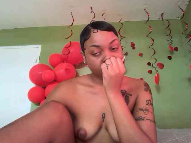 PrettyGirlMercedes webcam