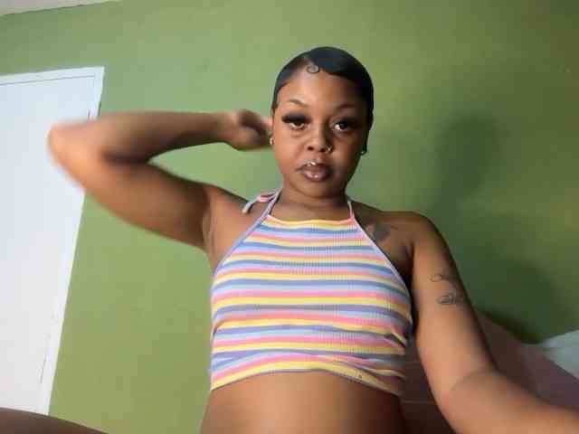 PrettyGirlMercedes webcam