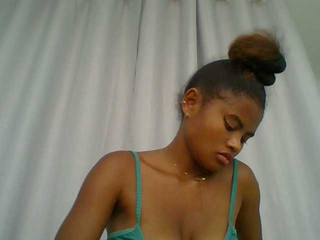 eliezahh's BongaCams show and profile