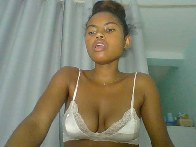 eliezahh's BongaCams show and profile