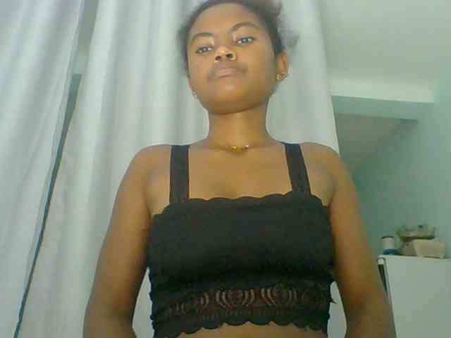 eliezahh Live Webcam on BongaCams