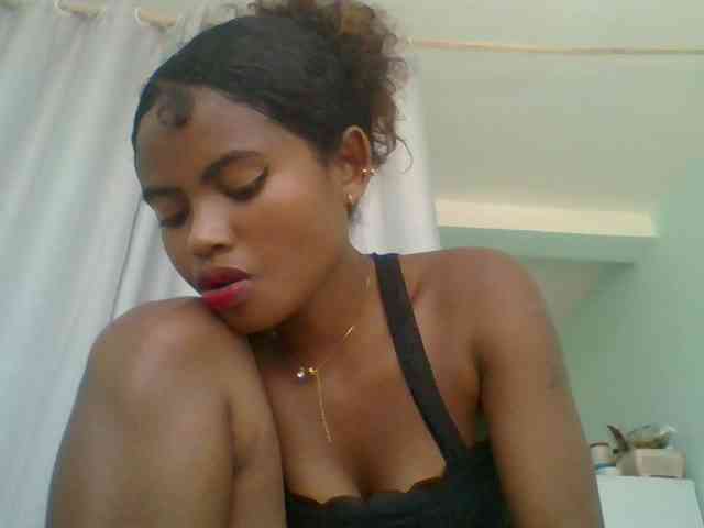 eliezahh Live Webcam on BongaCams