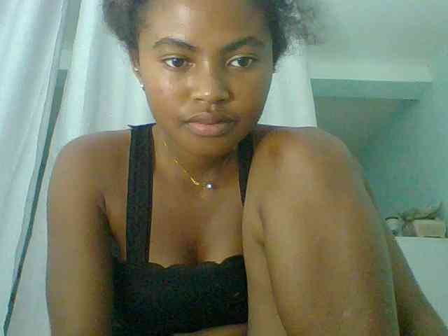 eliezahh Live Webcam on BongaCams