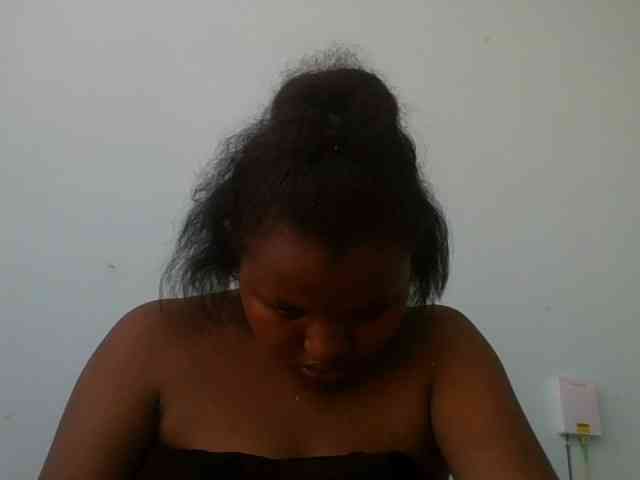 elodiezah Live Webcam on BongaCams