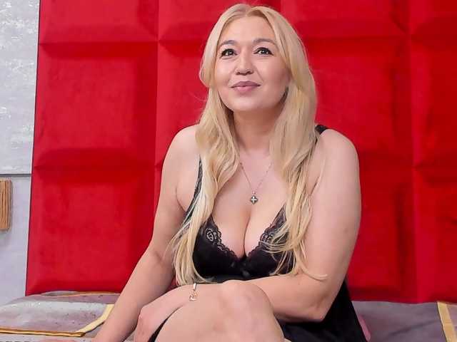 AngelaVelure's BongaCams show and profile