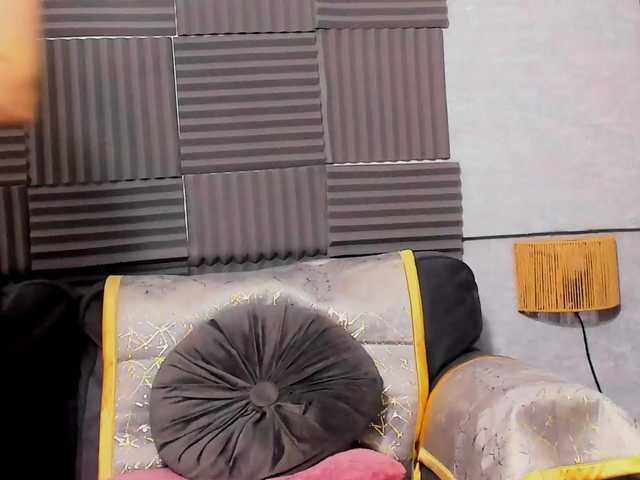 AngelaVelure's BongaCams show and profile