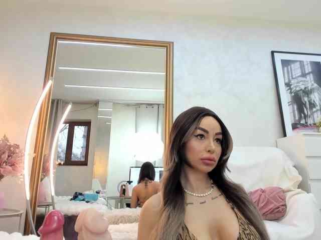 ElinaMoon webcam