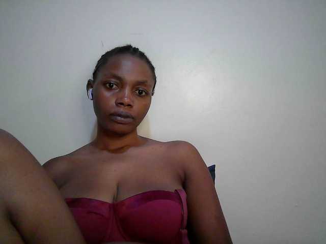 le modèle sexy-muna est en webcam porno dans un show sur le site bongacams, il possède les tags suivants: Ebony,Brunette,Shaved