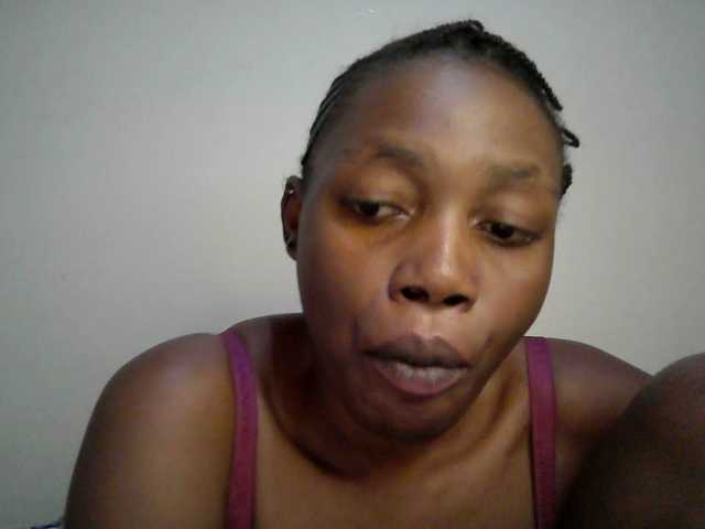 le modèle sexy-muna est en webcam porno dans un show sur le site bongacams, il possède les tags suivants: Ebony,Brunette,Shaved