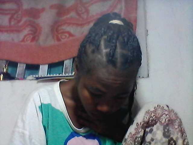 ciennezah webcam bongacams model stream image