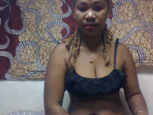 ciennezah from BongaCams is Freechat