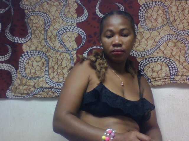 ciennezah from BongaCams is Freechat