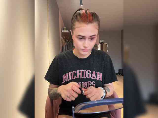 Vanessa-Tenderness webcam