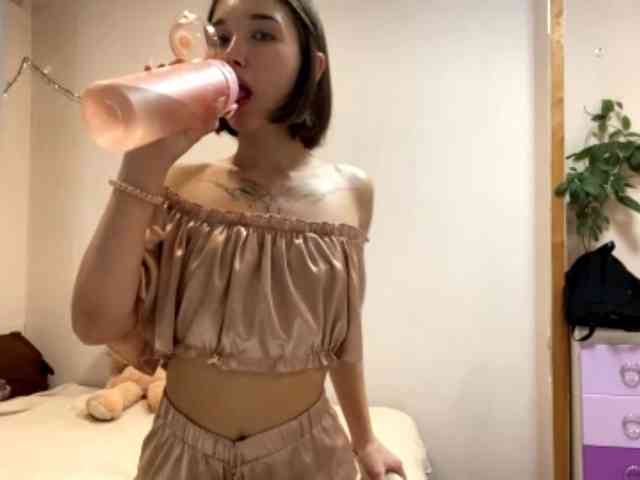 ShielaKlabunde webcam