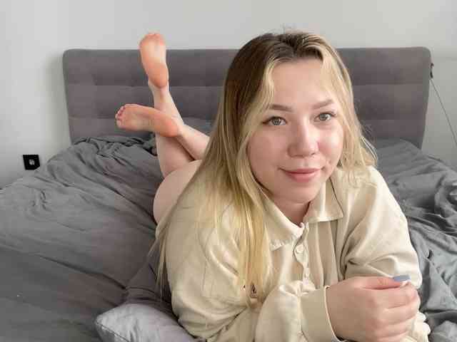 AlyraSun Live Webcam on BongaCams