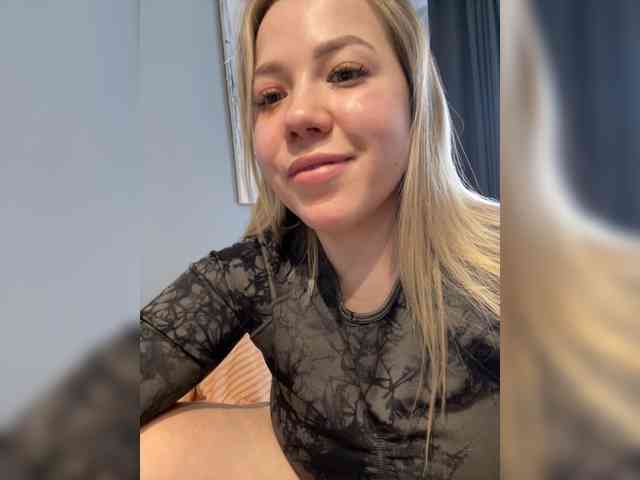 AlyraSun Live Webcam on BongaCams