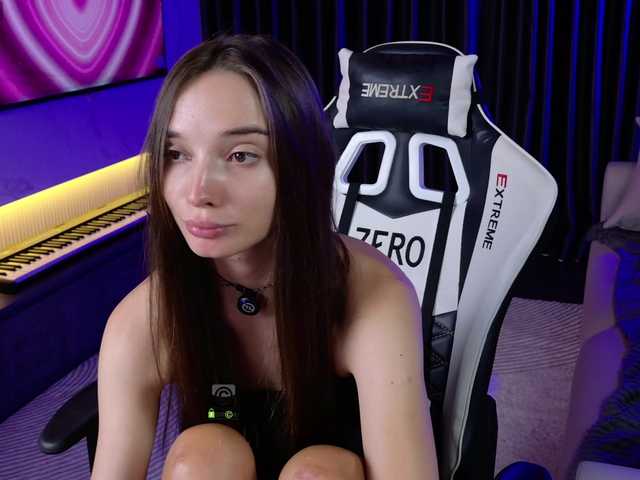 AnnyShore's BongaCams show and profile