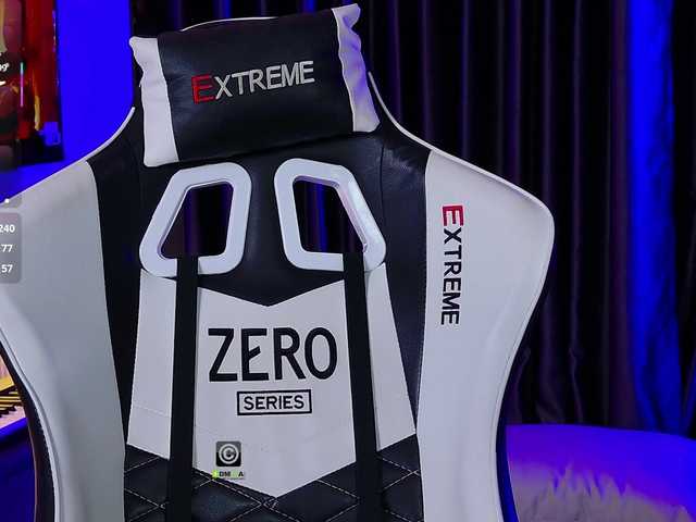 AnnyShore's BongaCams show and profile