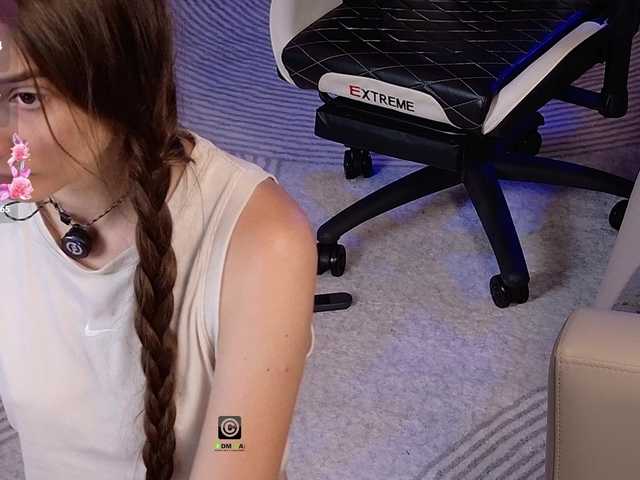 AnnyShore's BongaCams show and profile