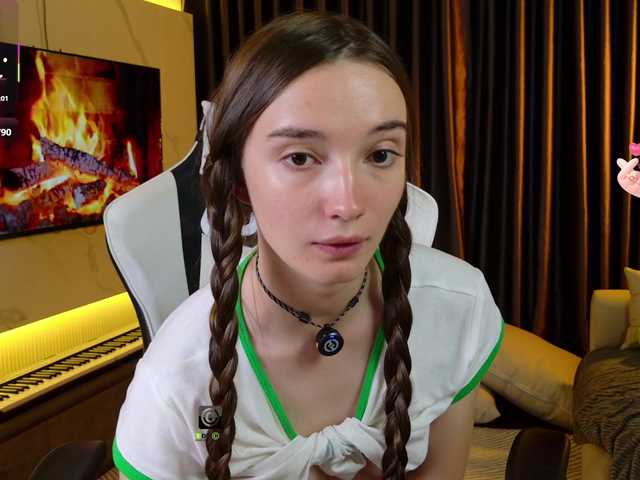 AnnyShore's BongaCams show and profile