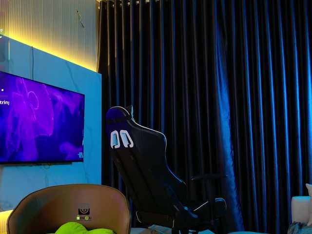 AnnyShore's BongaCams show and profile